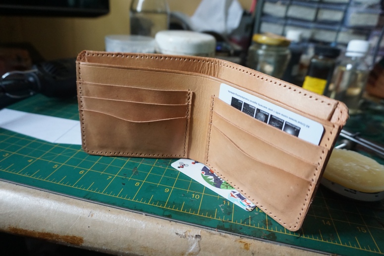 weekend ranger leather made in singapore bespoke customized billfold how to make  craftsman wallet sleeve case customized bespoke handmade handcrafted made in singapore  (10)