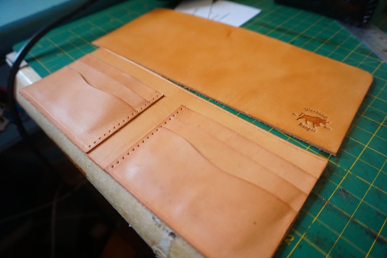 weekend ranger leather made in singapore bespoke customized billfold how to make  craftsman wallet sleeve case customized bespoke handmade handcrafted made in singapore  (6)